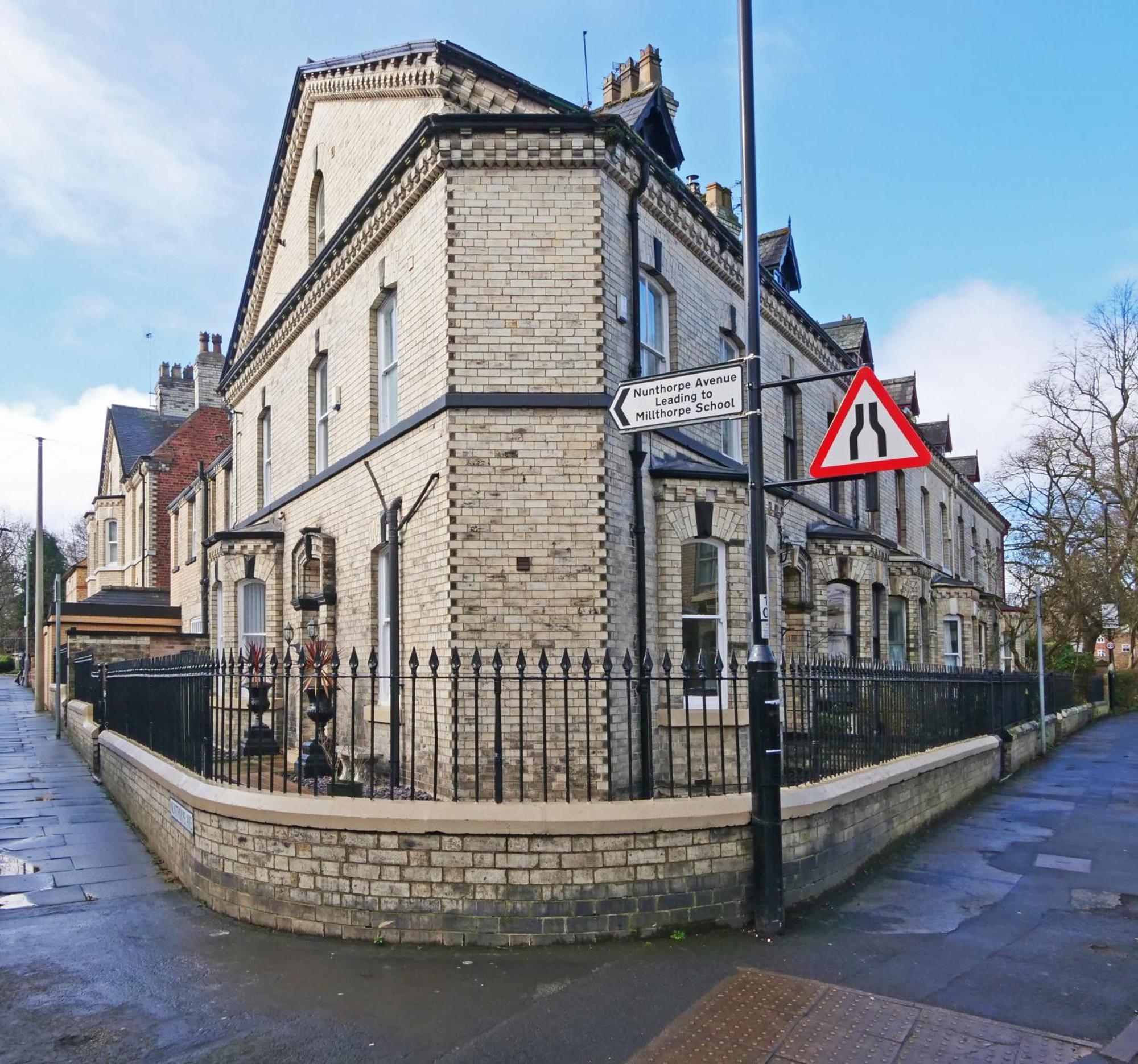 Holiday Homes In York Bagian luar foto